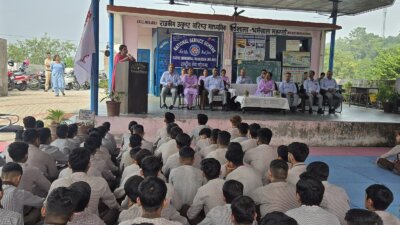 धर्मशाल महंतां स्कूल में बालिकाओं के अधिकारों और सुरक्षा पर जागरूकता कार्यक्रम आयोजित